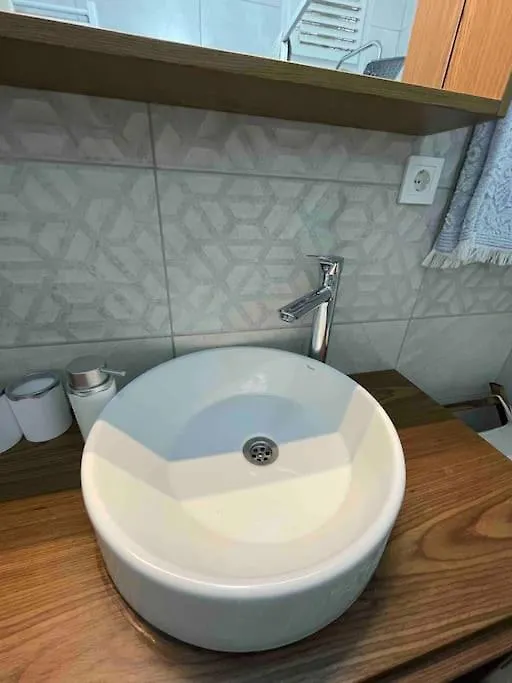 Cift Klimali, 110M2, 3+1, Metro 5Dk, 1000Mbps Inte Apartment Izmir